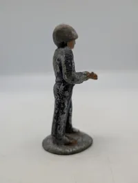 Metal figur i form af Frihedskæmper fra Maj 1945