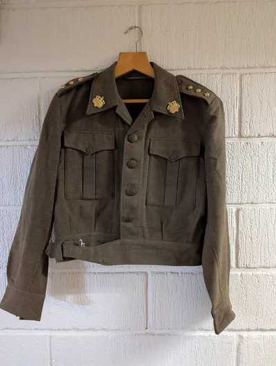 Dansk Militær M/44 Feltjakke med Distinktioner
