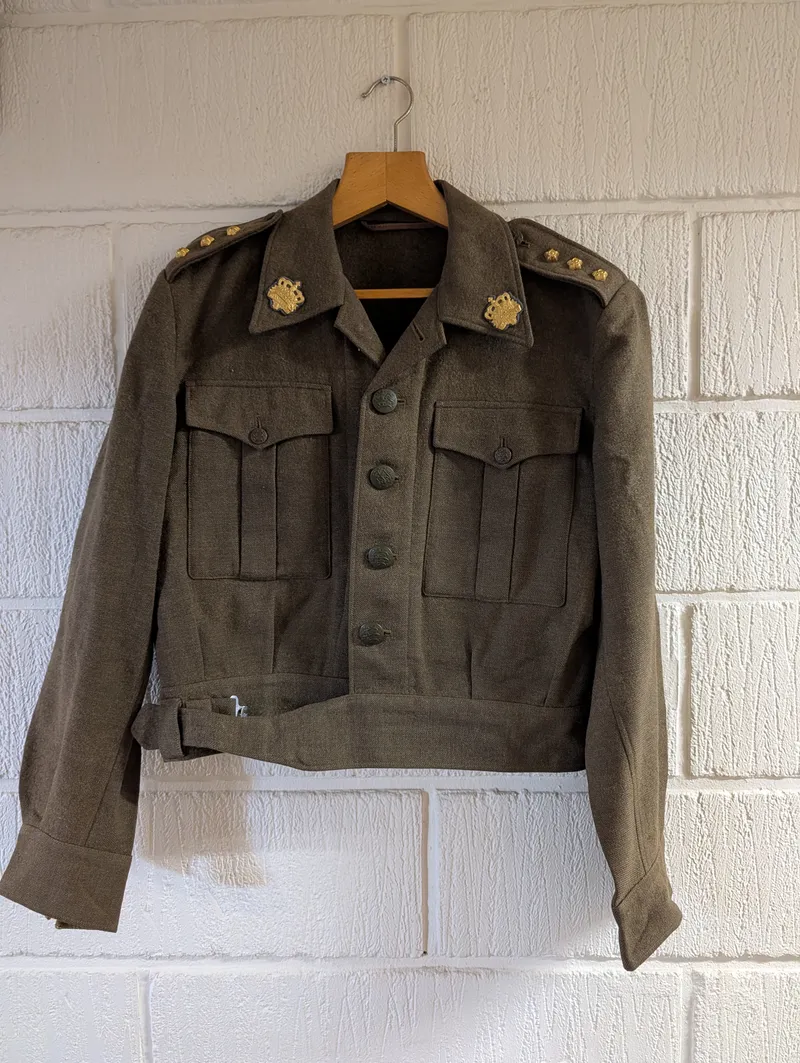 Dansk Militær M/44 Feltjakke med  Distinktioner