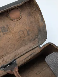 Dansk militær patronaske i læder model 89, dateret 1914