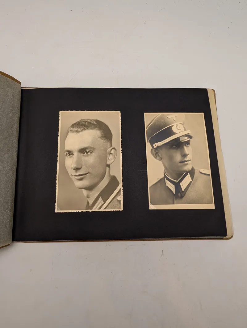 Tysk fotoalbum med portrætter af soldater fra 2. verdenskrig