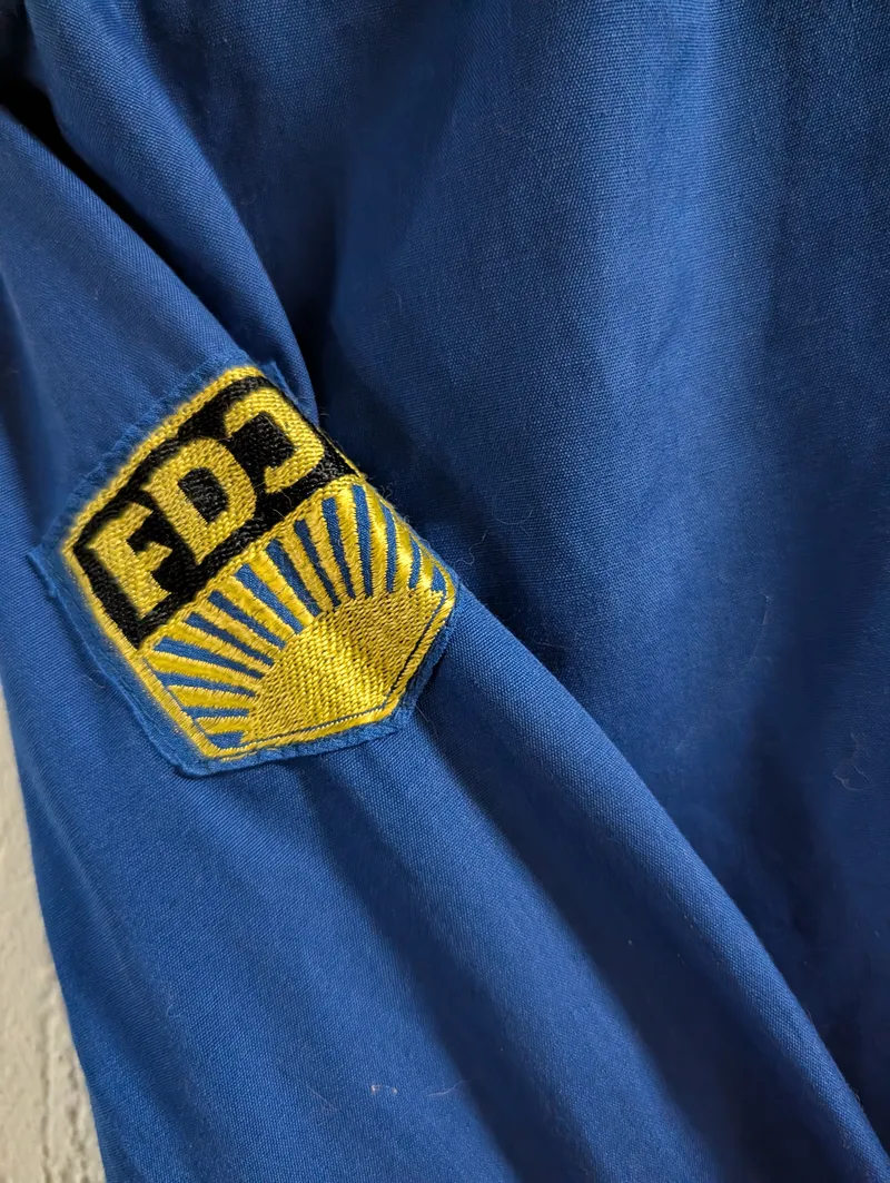 Vintage FDJ (Freie Deutsche Jugend) blå arbejdsjakke med broderet emblem Østtyskland DDR