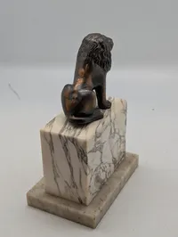 Istedløven marmorsokkel