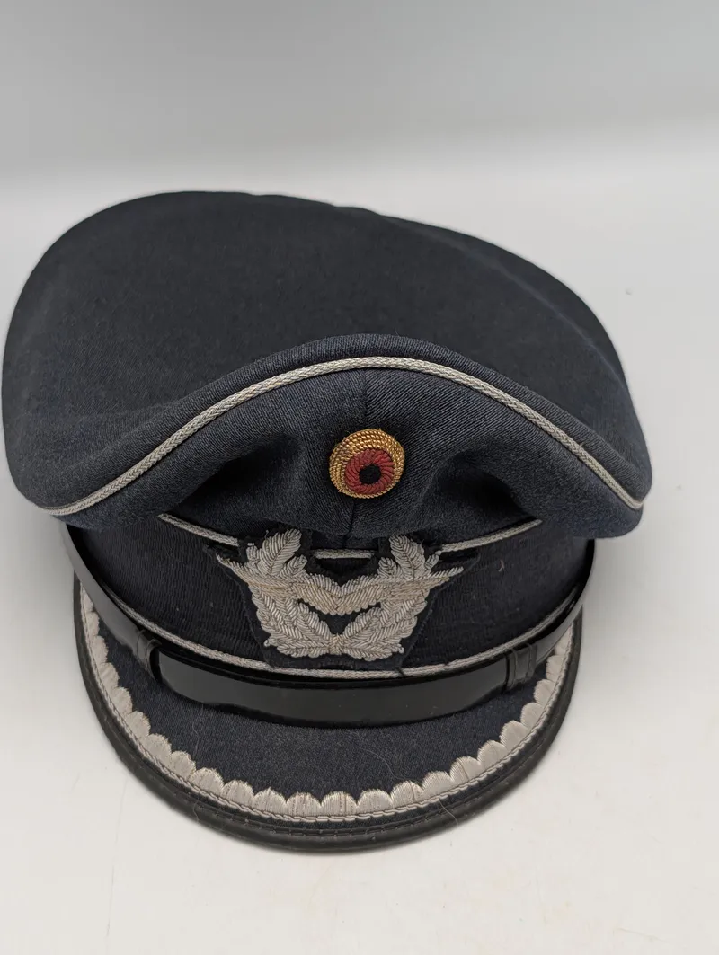 Tysk Luftwaffe Officer Visirhue med Sølvbroderet Egeløvskrans