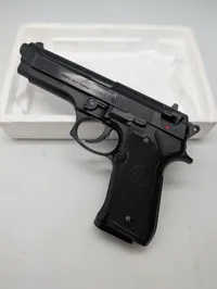 KWC M92FS Super Black Airsoft Pistol med ASG Open Blaster BBs