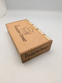 Vintage Pflanzer-Dienst Res Honoris Wooden Cigar Box WW2 ubrugt 