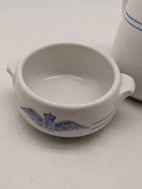 Dansk Militær Porcelæn, Flødekande og Sukkerskål med Flyvervåbnets Logo