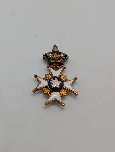 Svensk Nordstjerneorden, Ridderkors i 14 karat  guld og emalje, miniture 