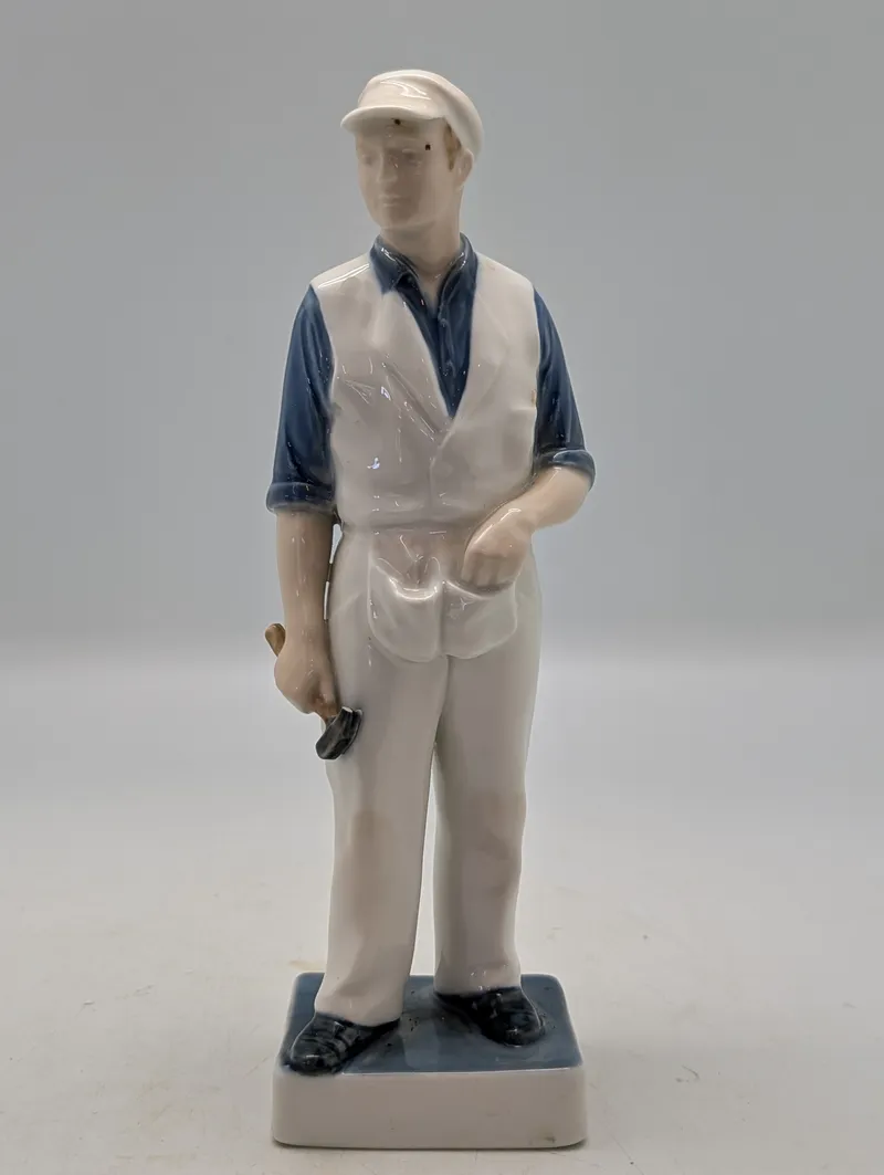 Royal Copenhagen Porcelænsfigur, Tømrer  #4535