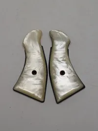S&W K-Frame Square Butt Revolverskæfter i Perlemor