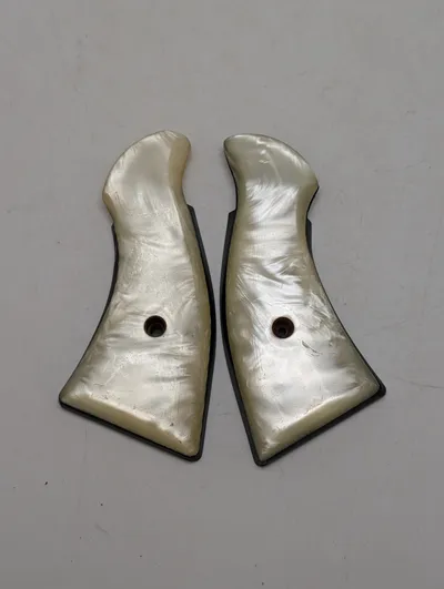 S&W K-Frame Square Butt Revolverskæfter i Perlemor