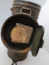 Tysk M38 Gasmaske med Metalbeholder, mærket bwz 44