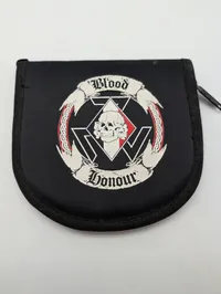 Blood & Honour CD-taske med Totenkopf-motiv