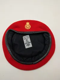 Dansk militær MP  baret, rød uld