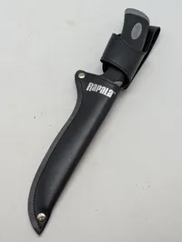 Rapala Filetkniv med Sort Gummigreb og Læderskede