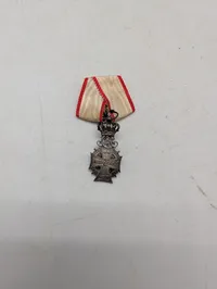 Dansk Dannebrogordenens Hæderstegn i sølv med originalt bånd, miniture