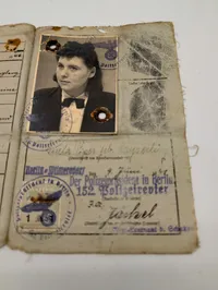 Tysk Kennkarte Identitetskort fra 1942 til Gisela Piper