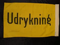 Dansk 'Udrykning' gul flag med autografer