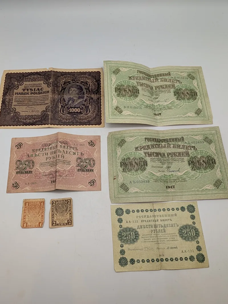 Samling af russiske og polske pengesedler fra 1917-1923