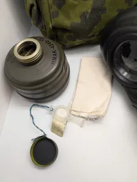 Dansk Forsvar M/84 og M/69 Gasmaskesæt med Tasker og Filtre