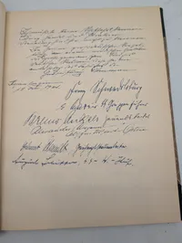 Dansk historisk bog om besættelsestiden, Gæstebogen fra Deutsches Haus