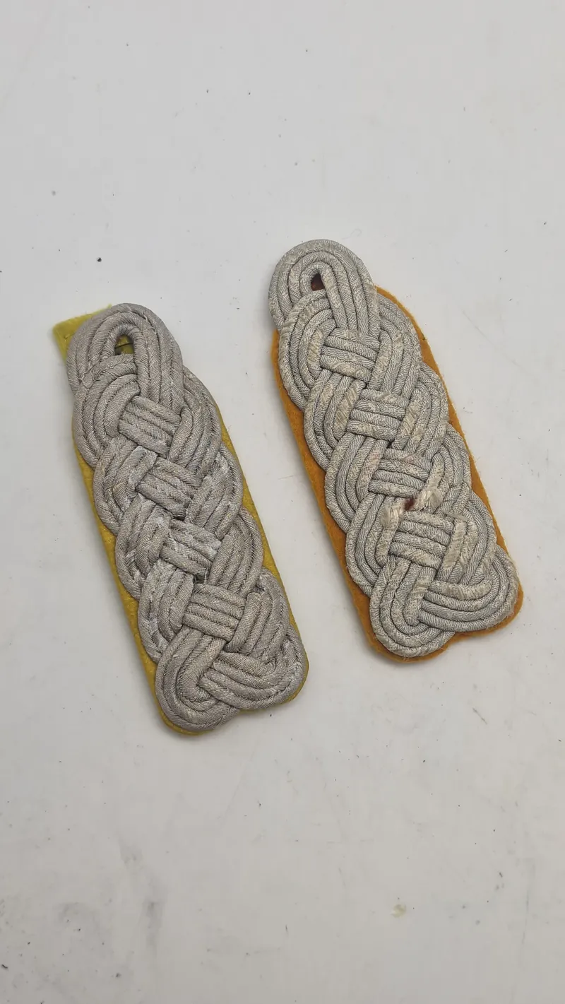 WWII German Major Shoulder Boards — Yellow Waffenfarbe, Braided Silver Cord