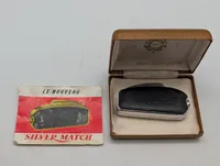 To vintage lightere fra Silver Match og Colibri