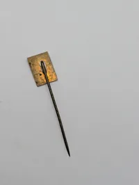 Vintage 10 KM Algang Enamel Lapel Pin WW2