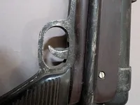 Replika af tysk MP40 maskinpistol i fuld størelse, bemalet træ 