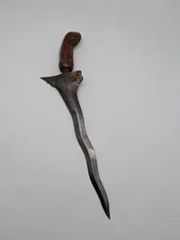 Indonesian Keris Dagger with Carved Hardwood Hilt and Metal Mendak