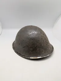 Britisk Mk III 'Turtle' stålhjelm med hagerem WW2 