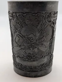 Tysk Militær Becher i Metal med Reliefscener ww1