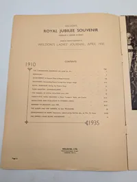 Samling af britiske kongelige memorabilia, herunder 1935 Royal Jubilee souvenir