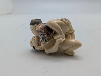 Antik JAPANESE HAND CARVED EROTIC NETSUKE FIGURES EDO / MEIJI PERIODE 