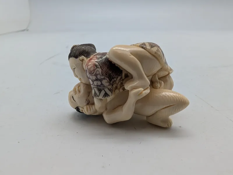 Antik JAPANESE HAND CARVED EROTIC NETSUKE FIGURES EDO / MEIJI PERIODE 