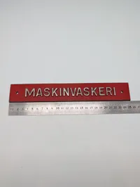 Vintage Kasserne skilt med teksten 'MASKINVASKERI'