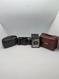 Minolta AF-Tele Super og Vredeborch Vrede Box kameraer med tasker