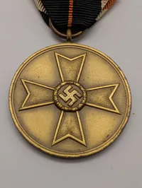 Tysk Krigsfortjenestemedalje (Kriegsverdienstmedaille) 1939 med bånd