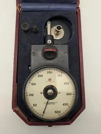 A.T. Instruments Ltd. Mekanisk Takometer i Original Etui