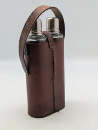 Vintage dobbelt lommeflaske-sæt i læderetui til Whisky og Vodka