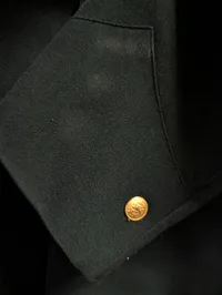 Dansk Militær Uniformsjakke med Rigsvåben Kraveemblem M69