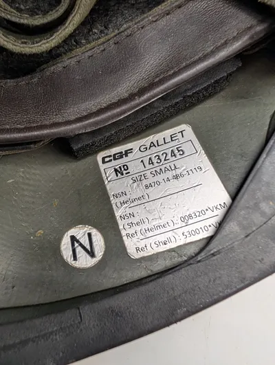 CGF Gallet Militærhjelm med Camouflageovertræk M84