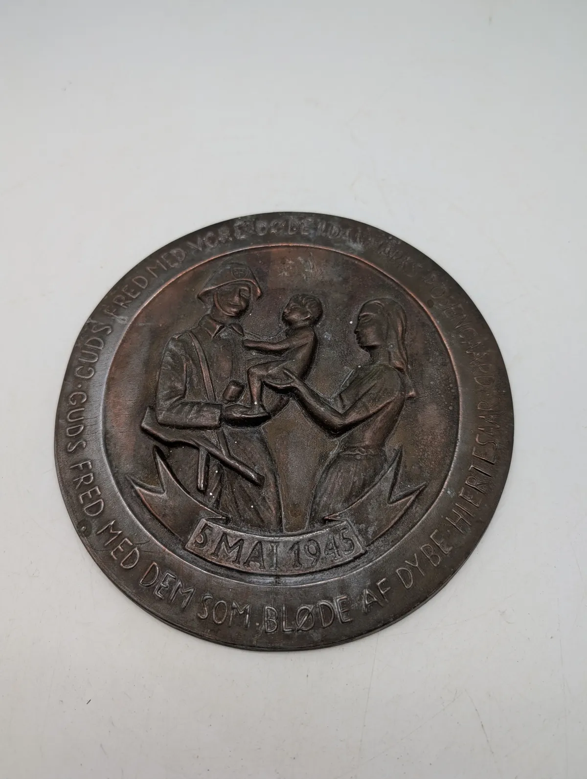 Dansk befrielsesplakette i bronze, 5. maj 1945