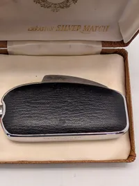 To vintage lightere fra Silver Match og Colibri