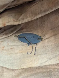Dansk Militær Skråhue med Rigsvåben Emblem