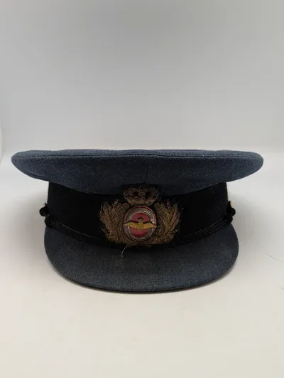 Dansk Flyvevåben Officerskasket med Broderet Emblem