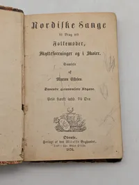 To danske sangbøger: Nordiske Sange (1876) og Sangbog for Hæren og Søværnet (1947)
