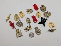 Samling af danske militære emblemer 