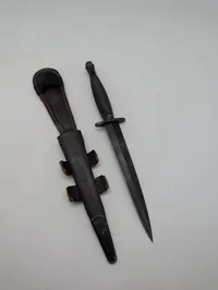 Fairbairn-Sykes Fighting Knife, 3. mønster med læderskede