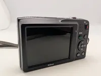 Nikon Coolpix S3300 digitalt kompaktkamera i lilla med taske